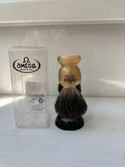 Помазок Omega  натуральный барсук смола желтая