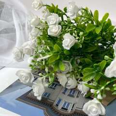 Розы искусственные белые пластиковые мини с зеленью, букет 5 веток, 32 см, набор 2 букета