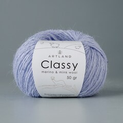 Classy, пряжа с люрексом и пайетками, шелк-5%, мериносовая шерсть-20%, нейлон-30%, норка-45%, 50 гр, 240 м, голубая даль