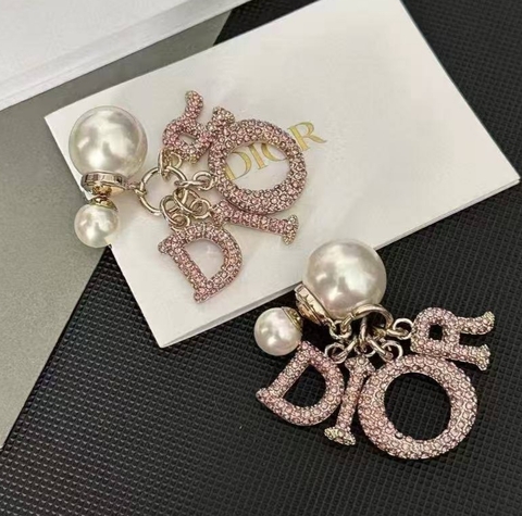 sergi-pusety-diorki-cdior-s-podveskami-s-rozovymi-fianitami