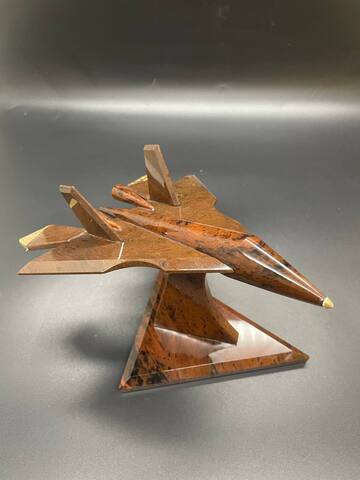 Истребитель из обсидиана в подарочной коробке