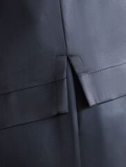 Элегантный топ из струящегося сатина  D23.069 (131685)