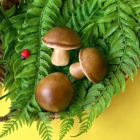 Грибы крупные, реалистичные, 7*6,5 см., набор 3 штуки.