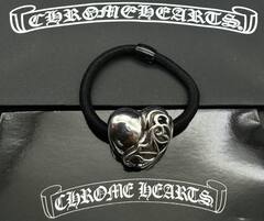 rezinka-dlya-volos-s-krugloj-podveskoj-chrome-hearts