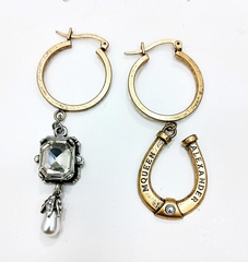 20435 -Серьги ассиметричные с подвеской в форме подковы Alexander McQueen