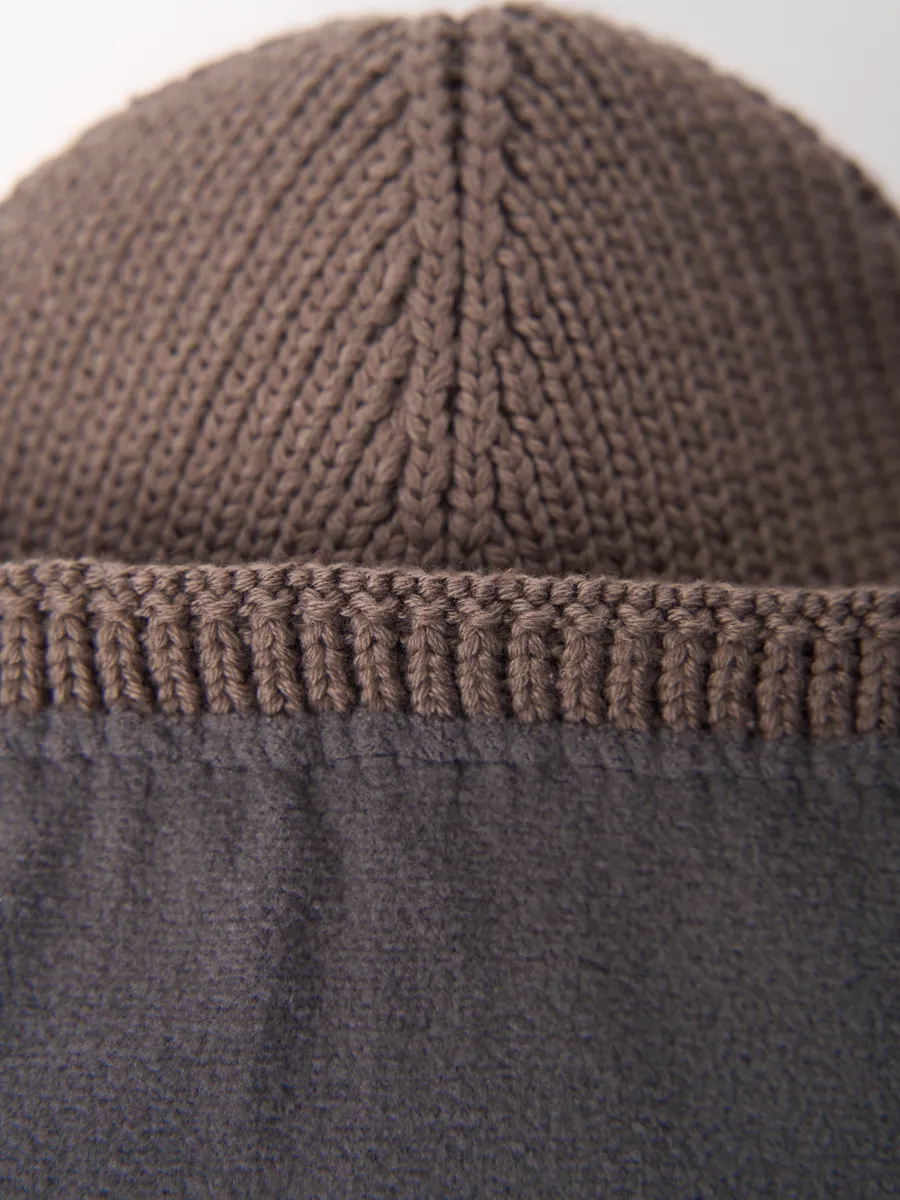 Шапка зимняя на флисе вязаная осень