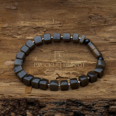 Авторский браслет из табачного нефрита