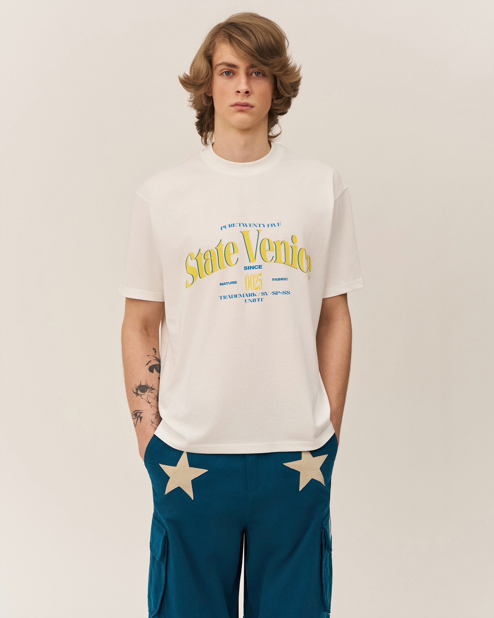 Укороченная футболка свободного кроя