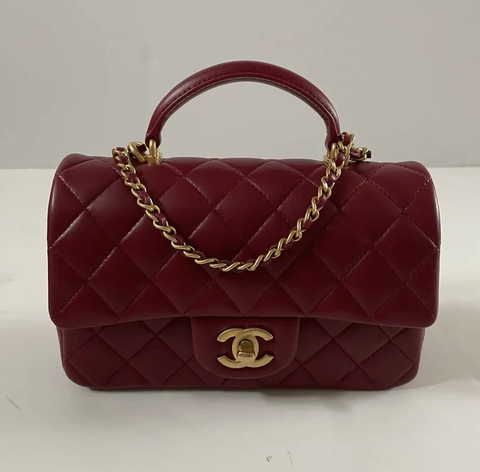 Стеганая сумка Chanel с ручкой