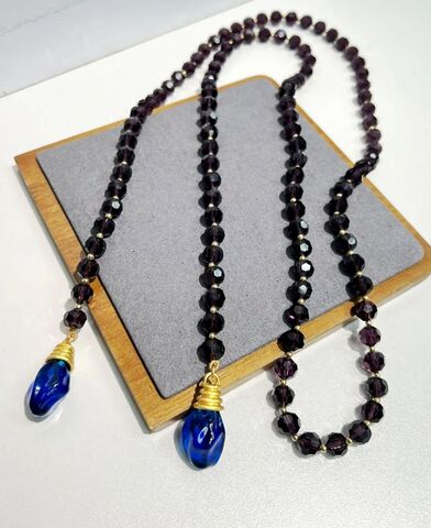 Колье галстук без застёжки темный аместист с наконечниками