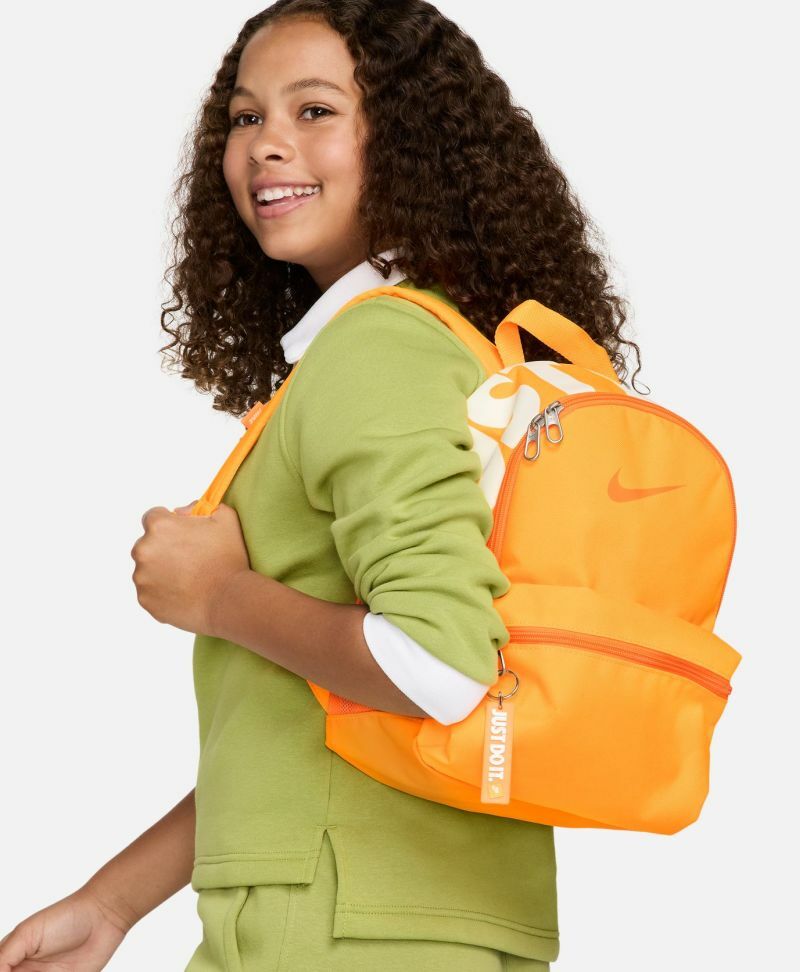 Nike Brasilia JDI Mini Backpack laser orange sail total orange 4 370 Tennis 24.ru