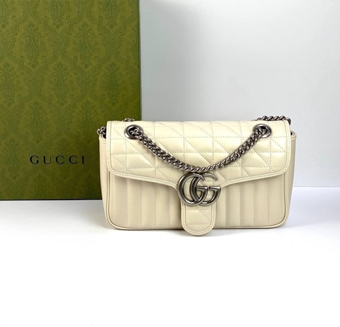 Сумка на плечо Gucci GG Marmont маленького размера белый