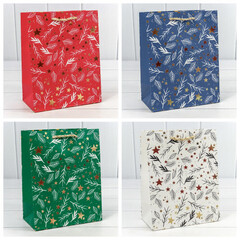 
          Пакет подарочный 18 х 23 х 10 см Набор 4 шт "Новый год" с тиснением (Микс)