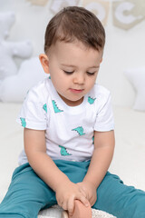 фуфайка  для мальчика  КР 302034/белый,зеленые динозавры