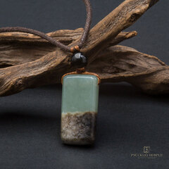 Амулет "Песочные часы". Нефрит