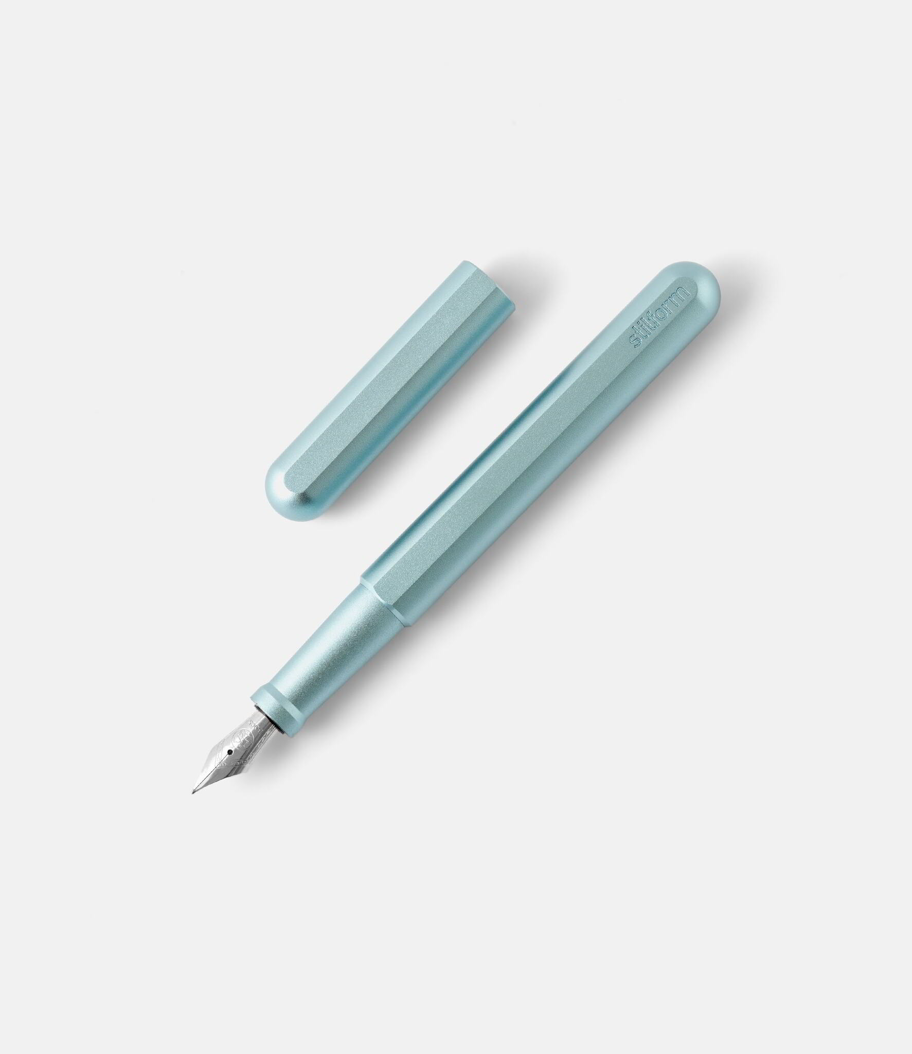Stilform INK Heavenslight Blue — перьевая ручка на магнитах