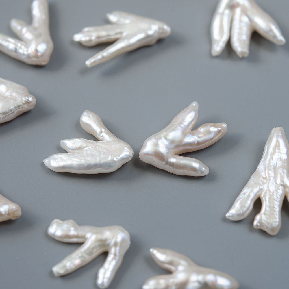 Жемчуг культивированный в форме коралловой веточки, белый, 22-31мм