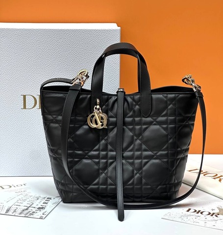 Сумка Dior Toujours вертикальная, черный