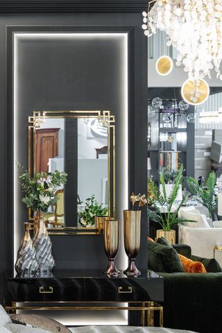 Ваза декоративная металлическая 40см Garda Decor черно-золотистая