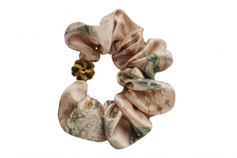 Шелковая резинка для волос Mollen Ландыши пудровая