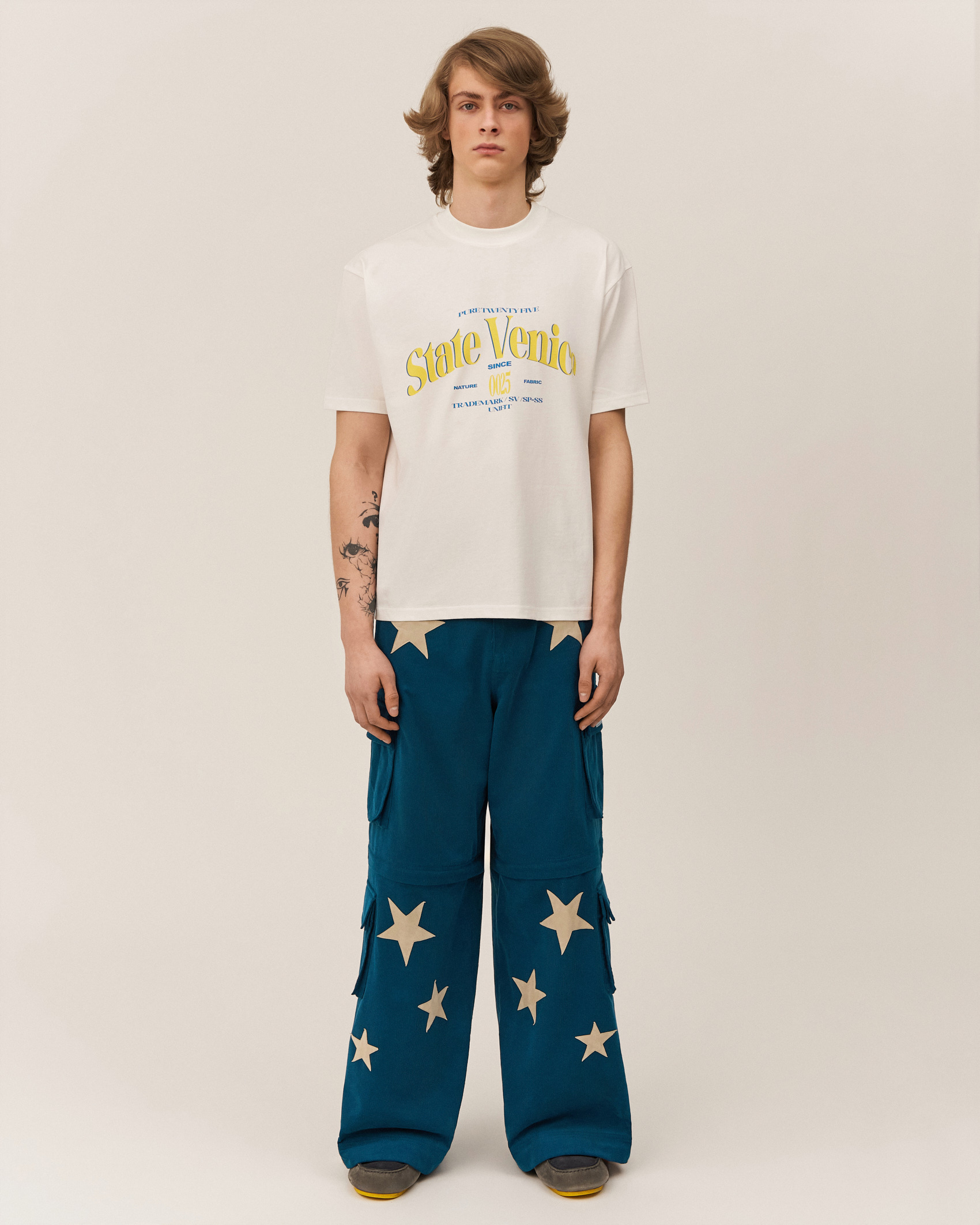 Укороченная футболка свободного кроя