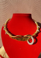 84588- Колье-чокер LIPS в стиле Schiaparelli