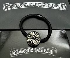 Резинка для волос с круглой подвеской Chrome hearts
