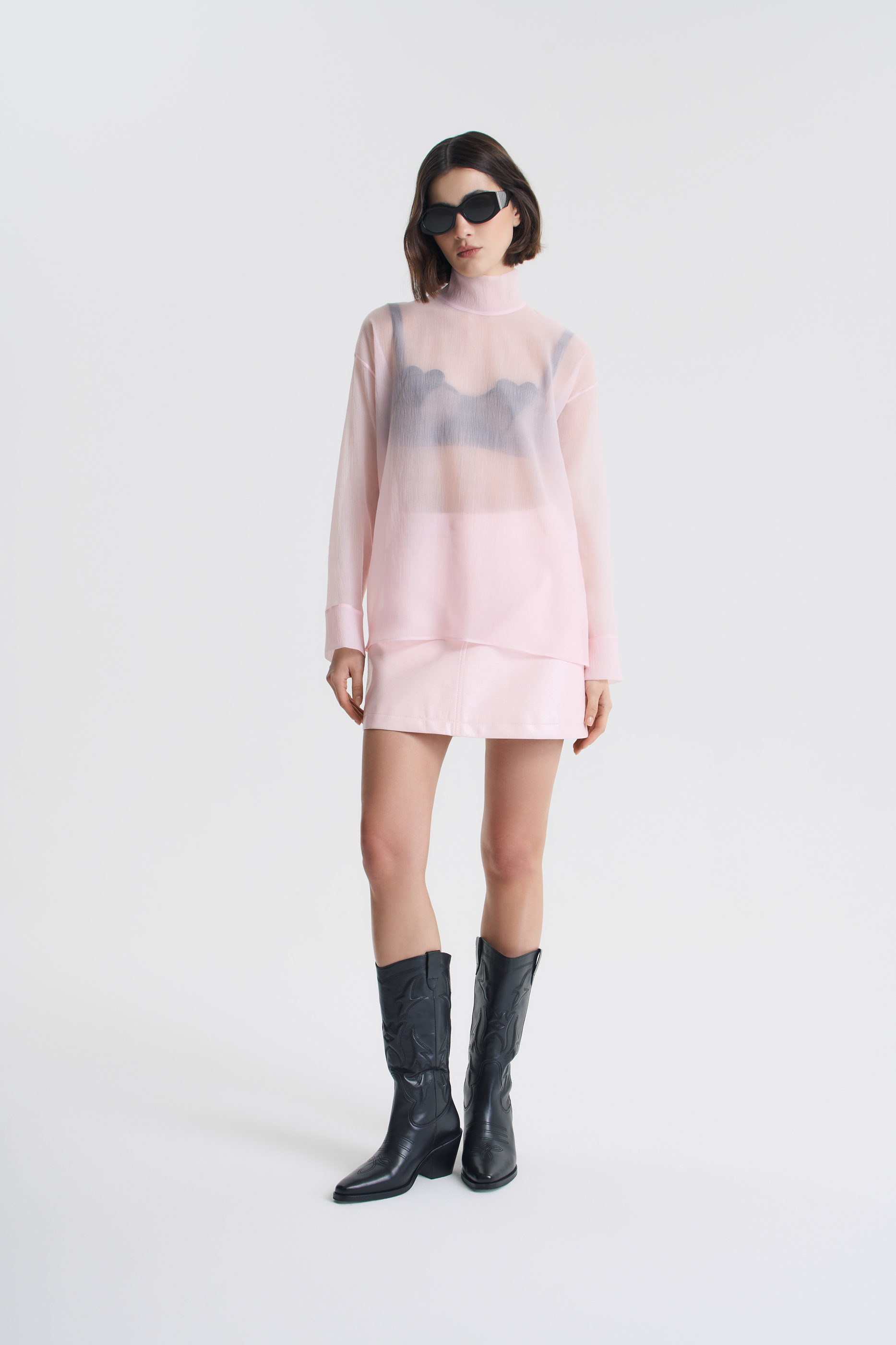 Юбка мини из розовой экокожи