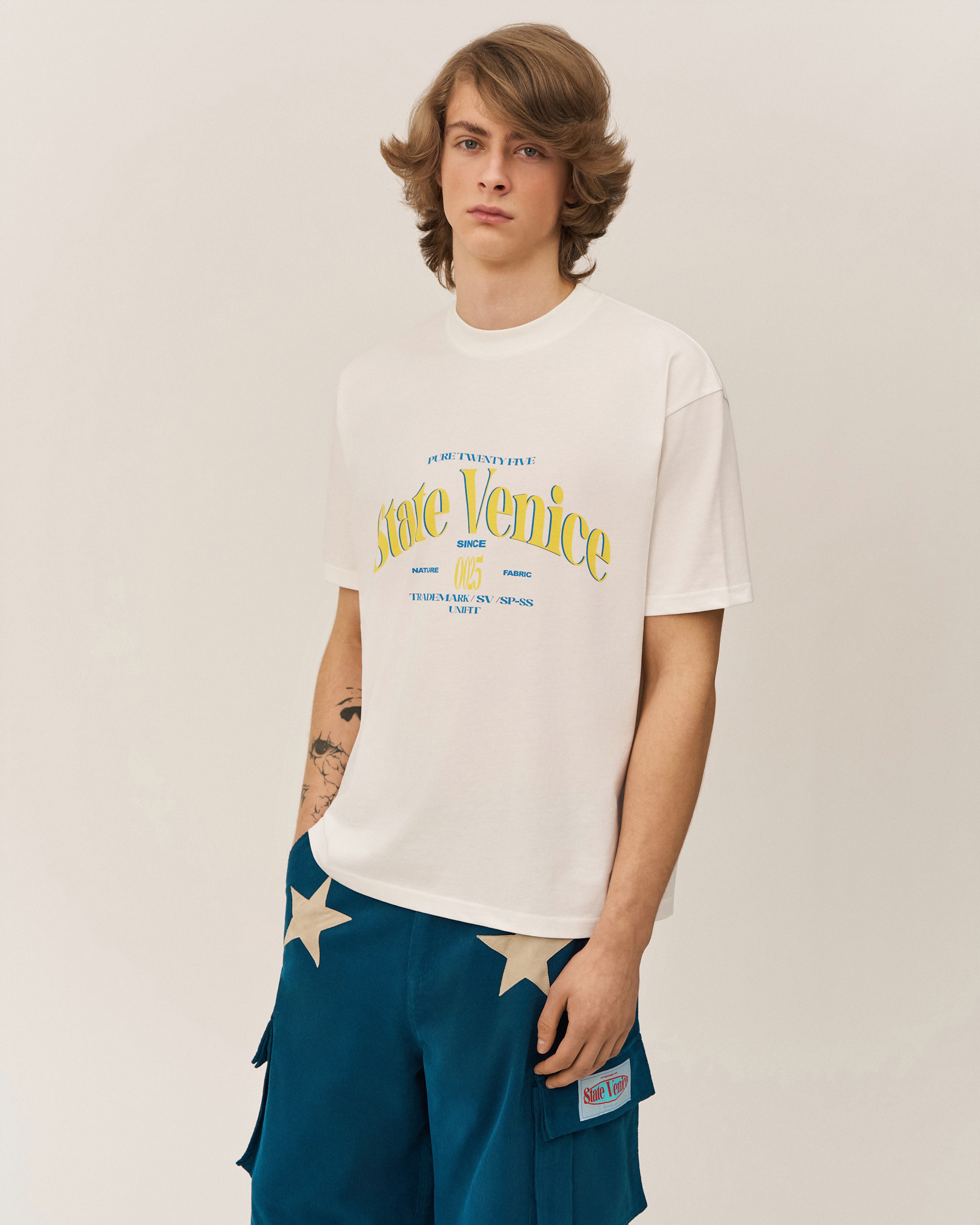 Укороченная футболка свободного кроя