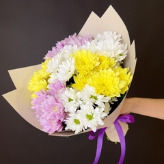 Букет цветов из 7 кустовых хризантем микс