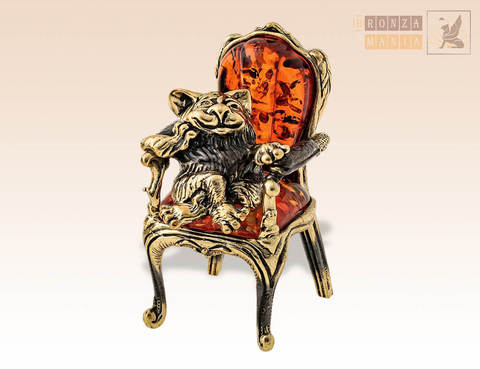 фигурка Кот в кресле