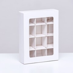 Коробка МИНИ для 12 конфет с окном БЕЛАЯ 11.5×8.7×2.5 см
