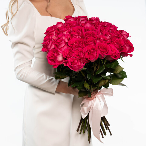 Букет 35 малиновых роз Эквадор