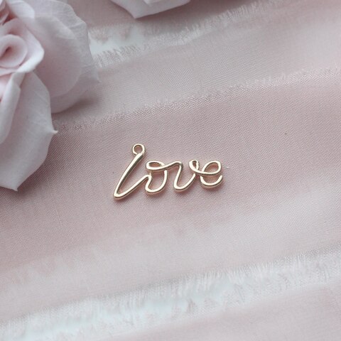 Подвеска Love 20*7 мм, позолота, П931