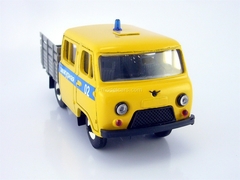 UAZ-39094 Farmer Police on duty yellow Agat Mossar Tantal 1:43
