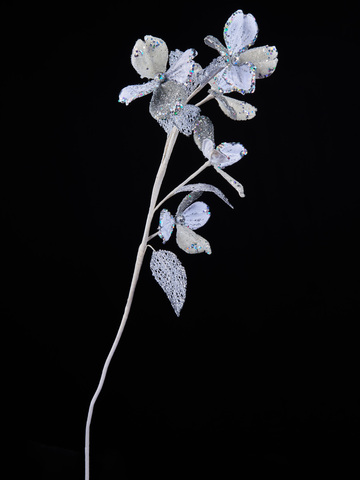 Веточка с листьями кизила с серебром 72см ChristmasDeLuxe белая