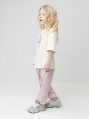 фуфайка  для девочки  КР 302835/белая лилия к603