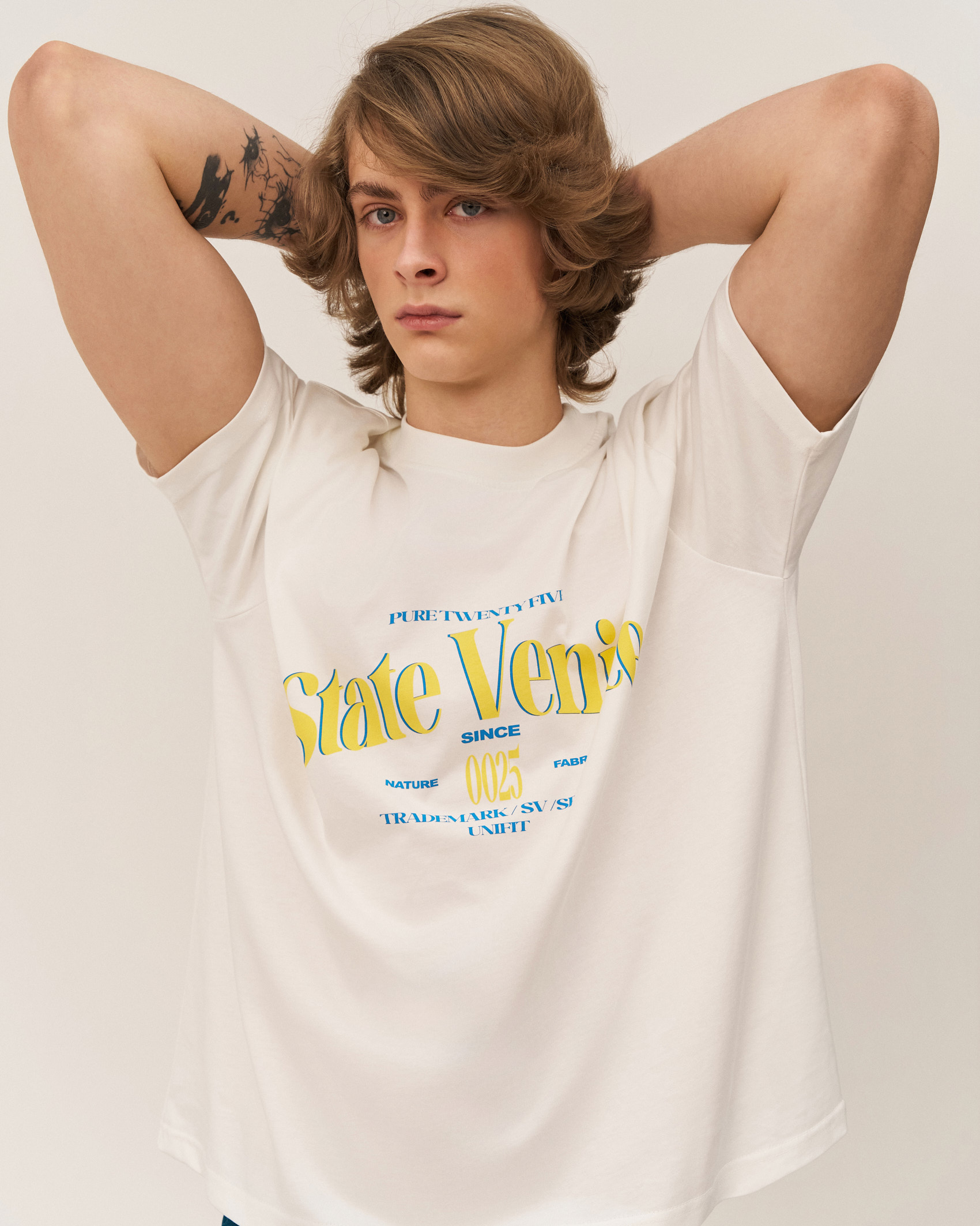 Укороченная футболка свободного кроя