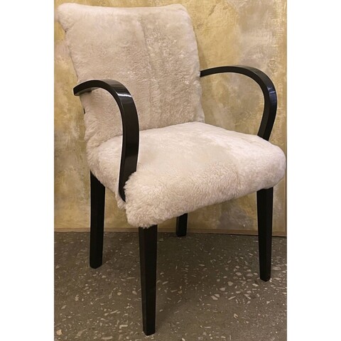 Винтажный стул с меховой обивкой