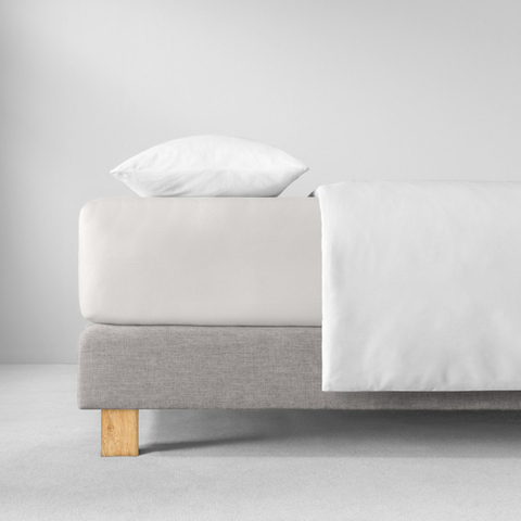 Простыня на резинке 200х200 Estella 110 elfenbein словновая кость