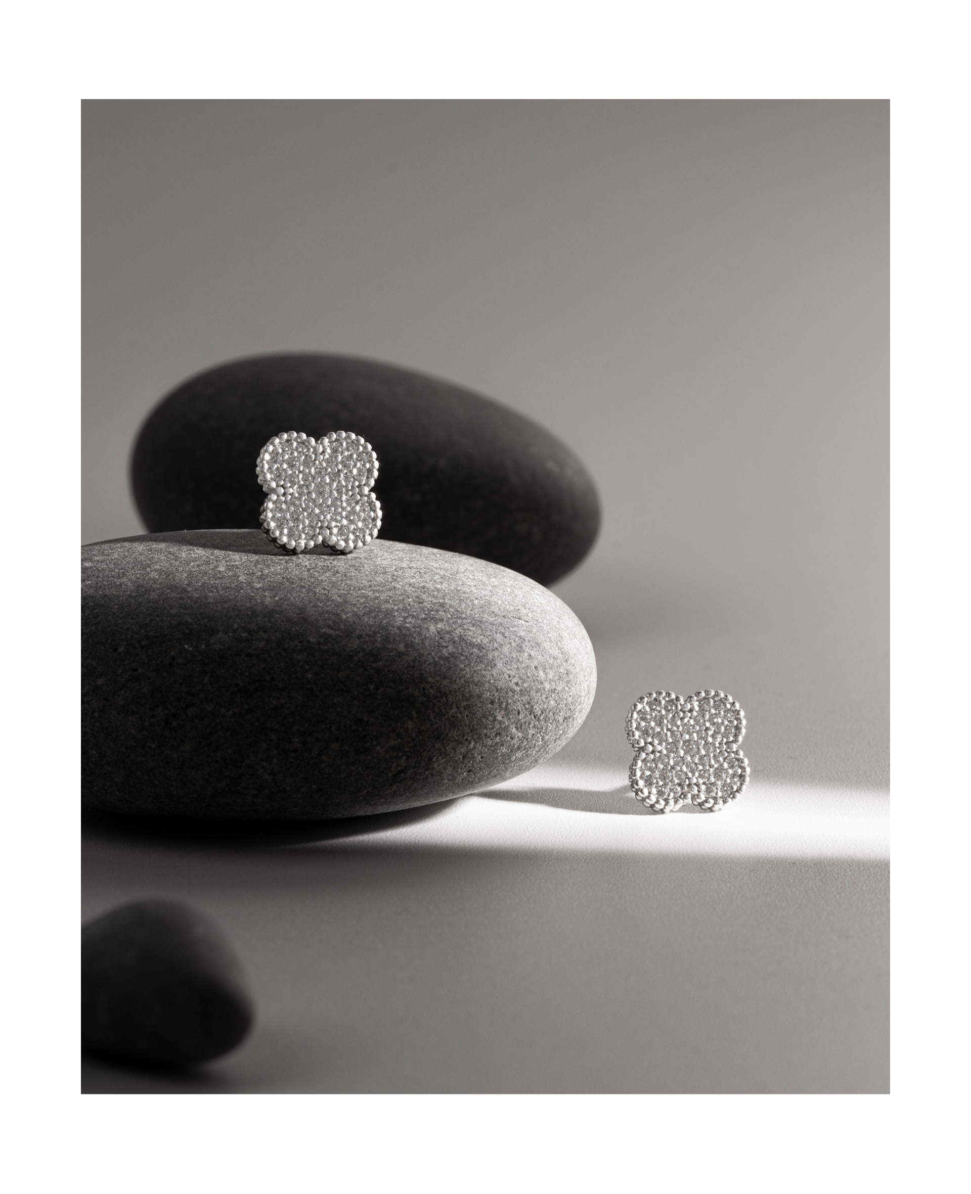 Серьги-гвоздики Клевер с паве