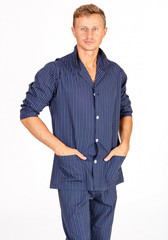 Классическая мужская пижама на пуговицах в полоску