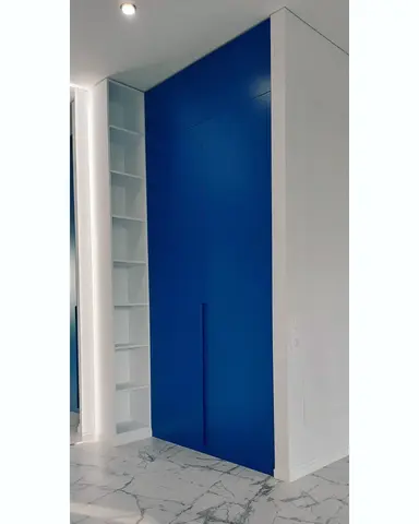 Шкаф в прихожей