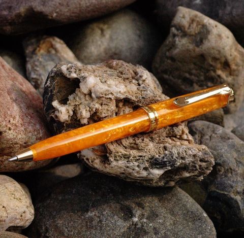 Ручка шариковая Pelikan Souverän® K320 Orange GT (943100)