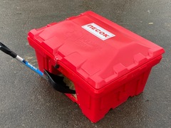 Ящик 500 л с дозатором c лопатой черный Полимер-Групп 500 л.(1200x828x860см;33кг;черный) - арт.559373