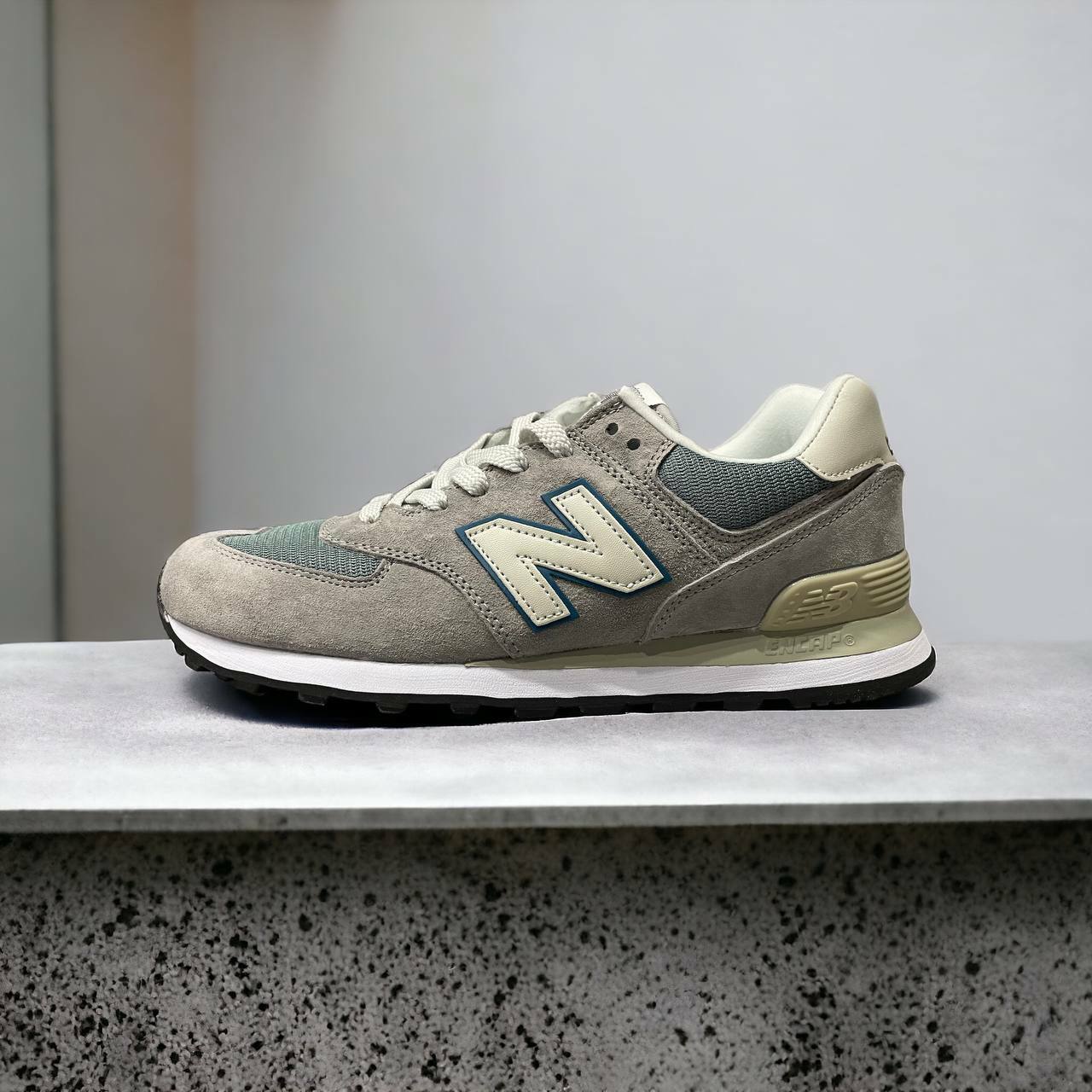 New Balance 574 • Gray v2 – купить в СПб или с доставкой за 4 290 ₽ | ONYX  SHOP - Мультибрендовый магазин одежды, обуви и аксессуаров в СПб