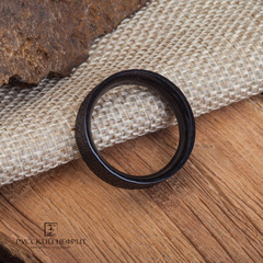 Кольцо из черного нефрита. Кратер