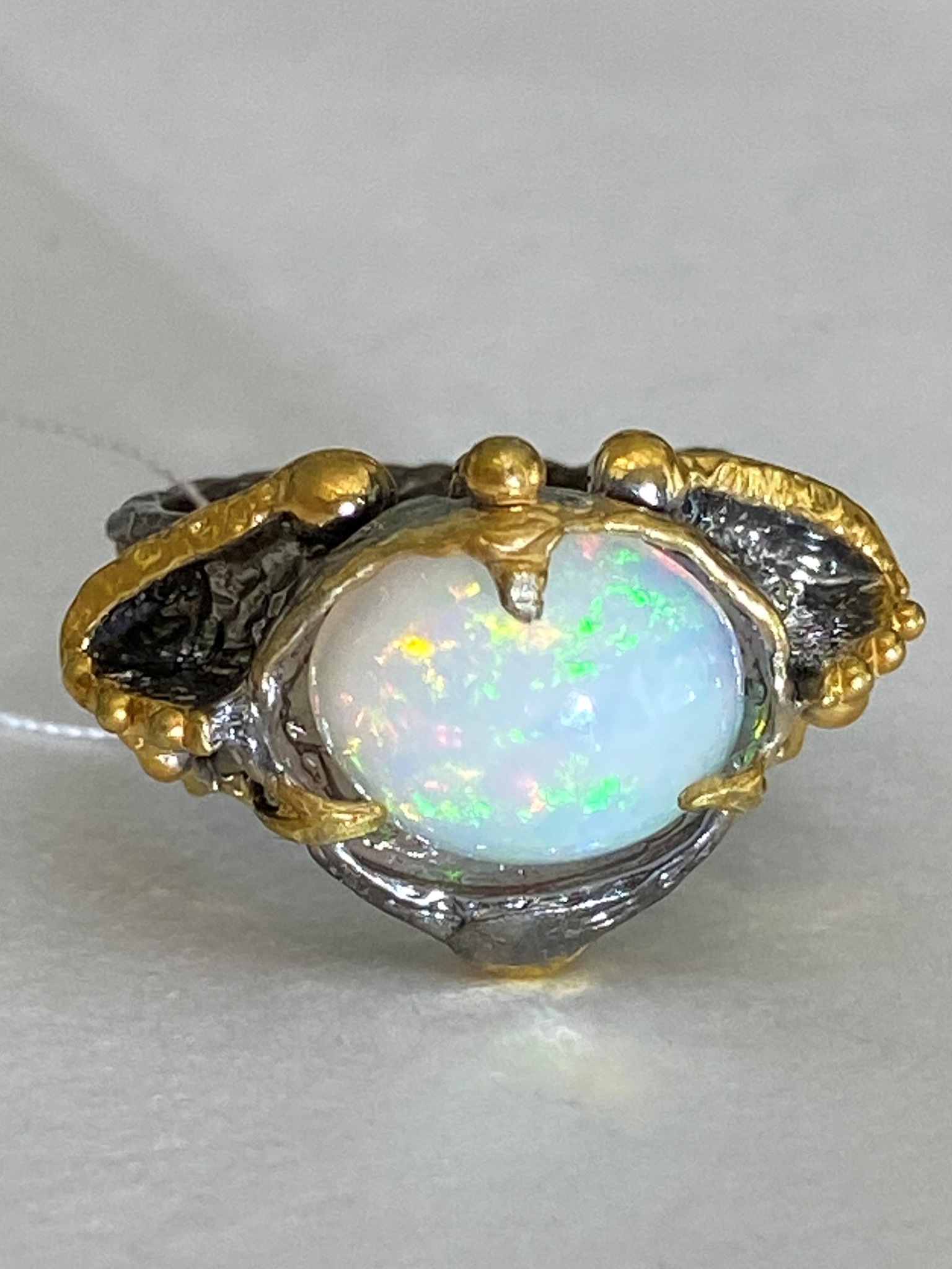 Парма-опал (серебряное кольцо с позолотой)