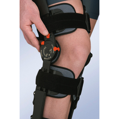Ортез (брейс) для фиксации коленного сустава