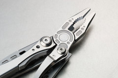 Мультитул Leatherman Skeletool, 7 функций, серебристый